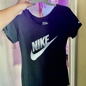 Nike T-shirt